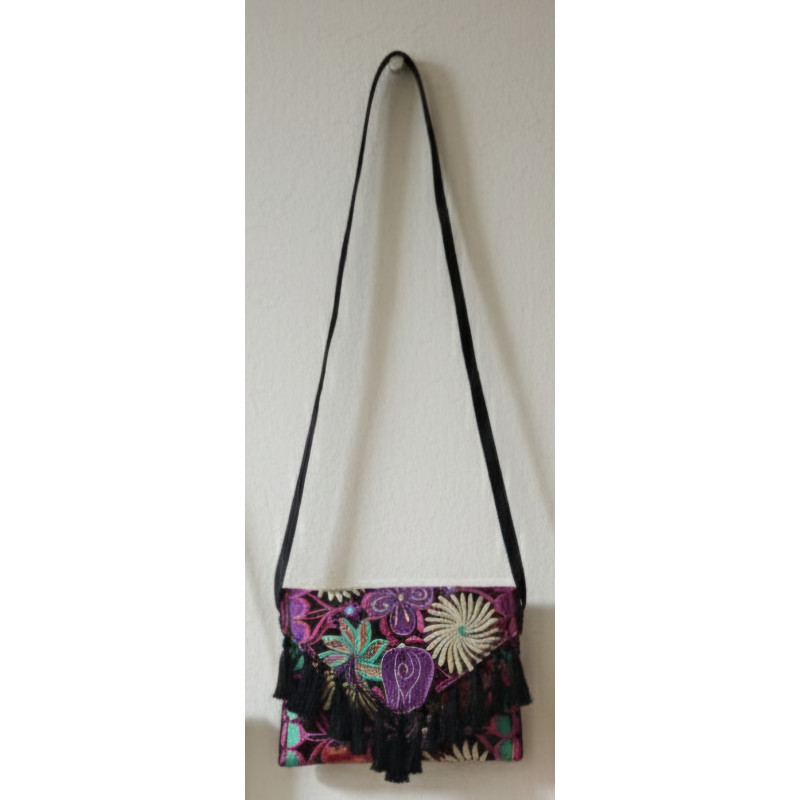 Hand-embroidered fabric bag 3