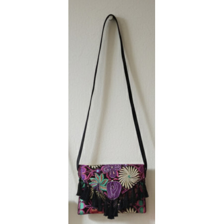 Hand-embroidered fabric bag 3